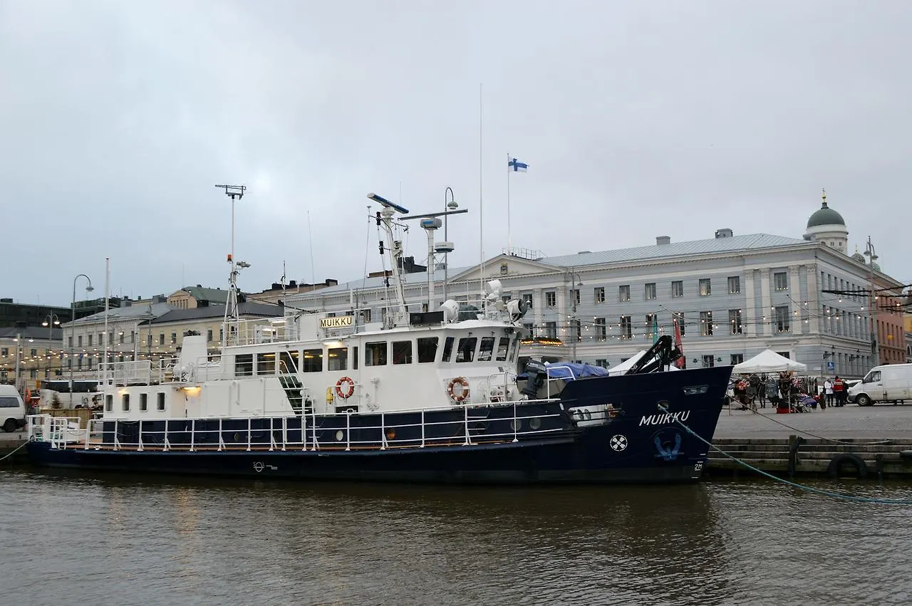 Hotellilaiva Muikku Hotelboat Muikku Helsinki Botel